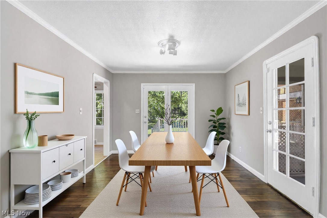 28302 W Oviatt Road Bay Village OH 44140