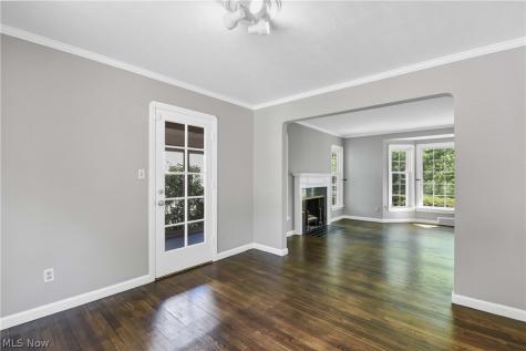 28302 W Oviatt Road Bay Village OH 44140