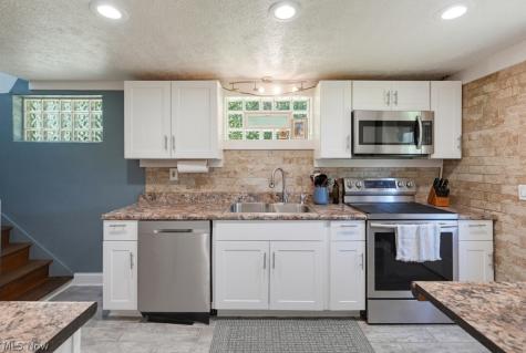 4185 Lake Vista Road Akron OH 44319