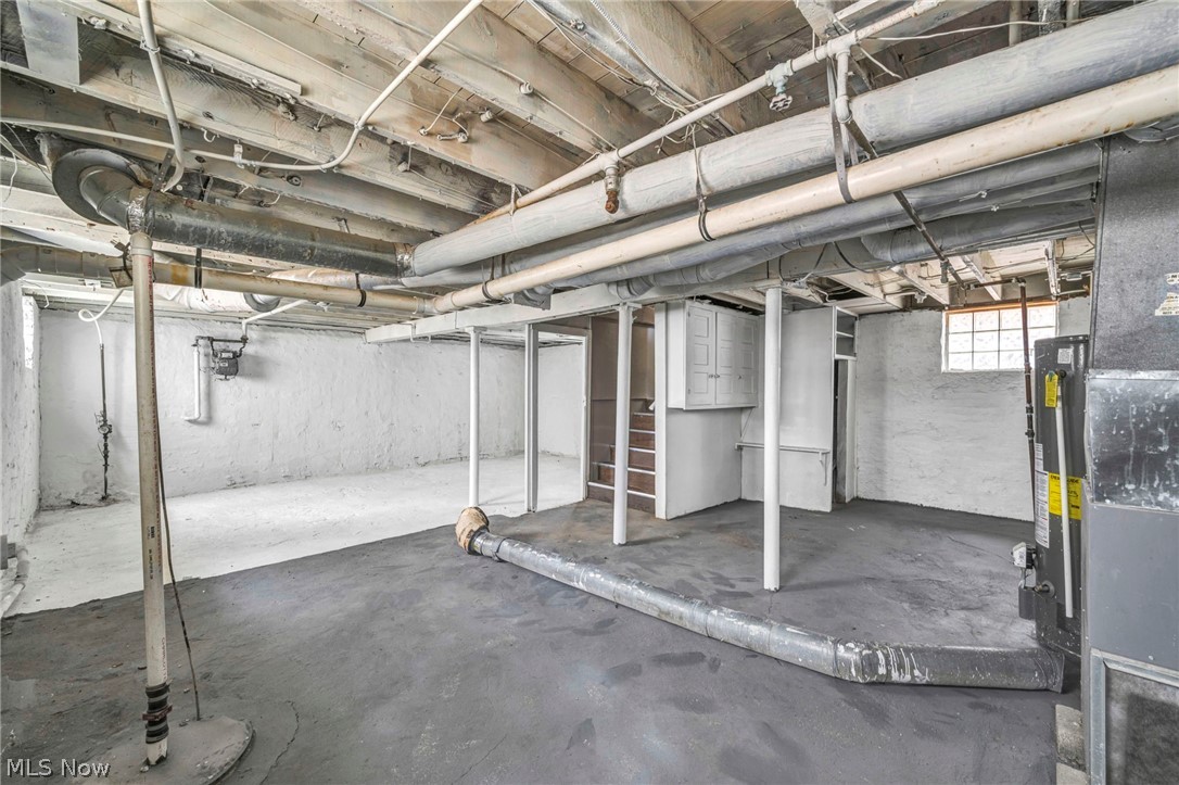 1677 Carlyon Road East Cleveland OH 44112