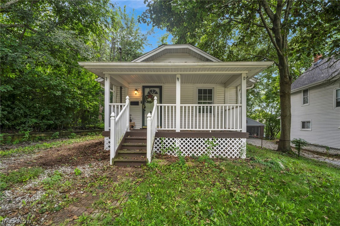 1382 Honodle Avenue Akron OH 44305