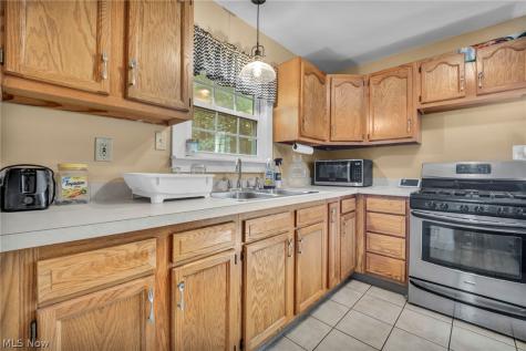 1382 Honodle Avenue Akron OH 44305