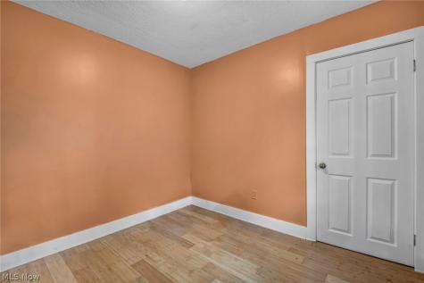 1382 Honodle Avenue Akron OH 44305