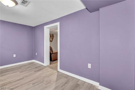 1382 Honodle Avenue Akron OH 44305