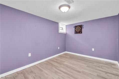 1382 Honodle Avenue Akron OH 44305