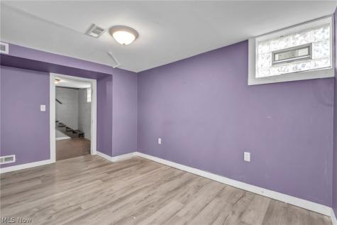 1382 Honodle Avenue Akron OH 44305