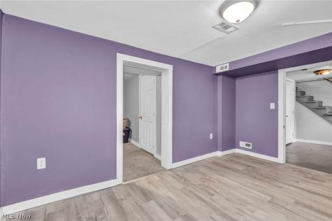 1382 Honodle Avenue Akron OH 44305