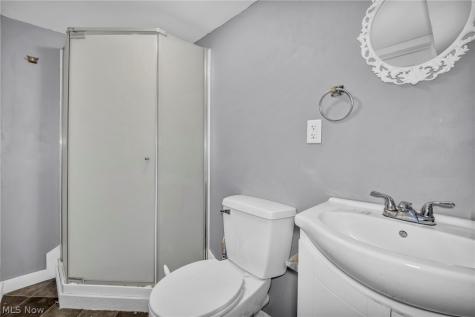 1382 Honodle Avenue Akron OH 44305