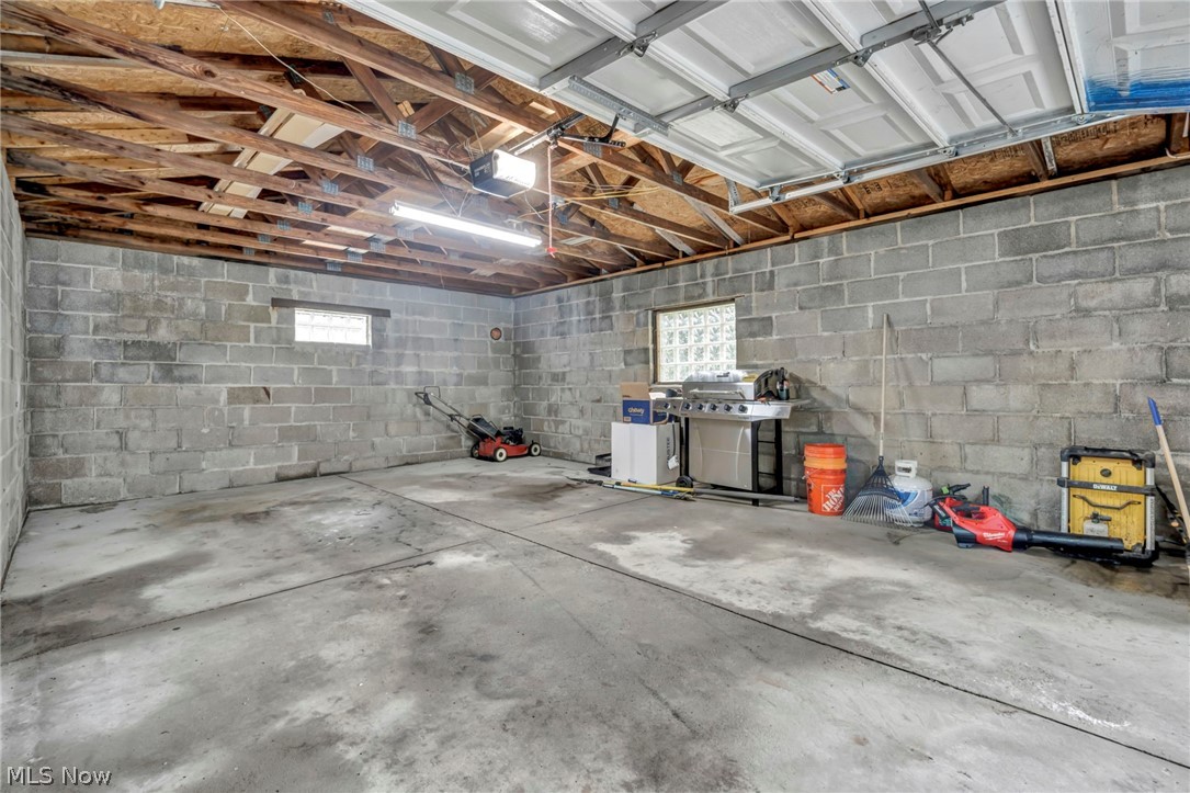 1382 Honodle Avenue Akron OH 44305