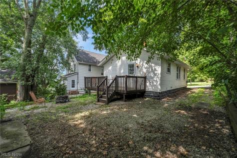 1382 Honodle Avenue Akron OH 44305