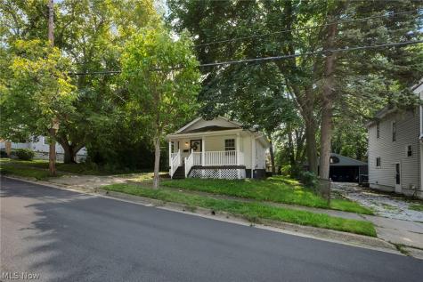 1382 Honodle Avenue Akron OH 44305
