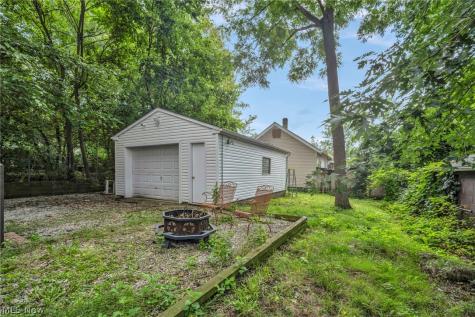 1382 Honodle Avenue Akron OH 44305