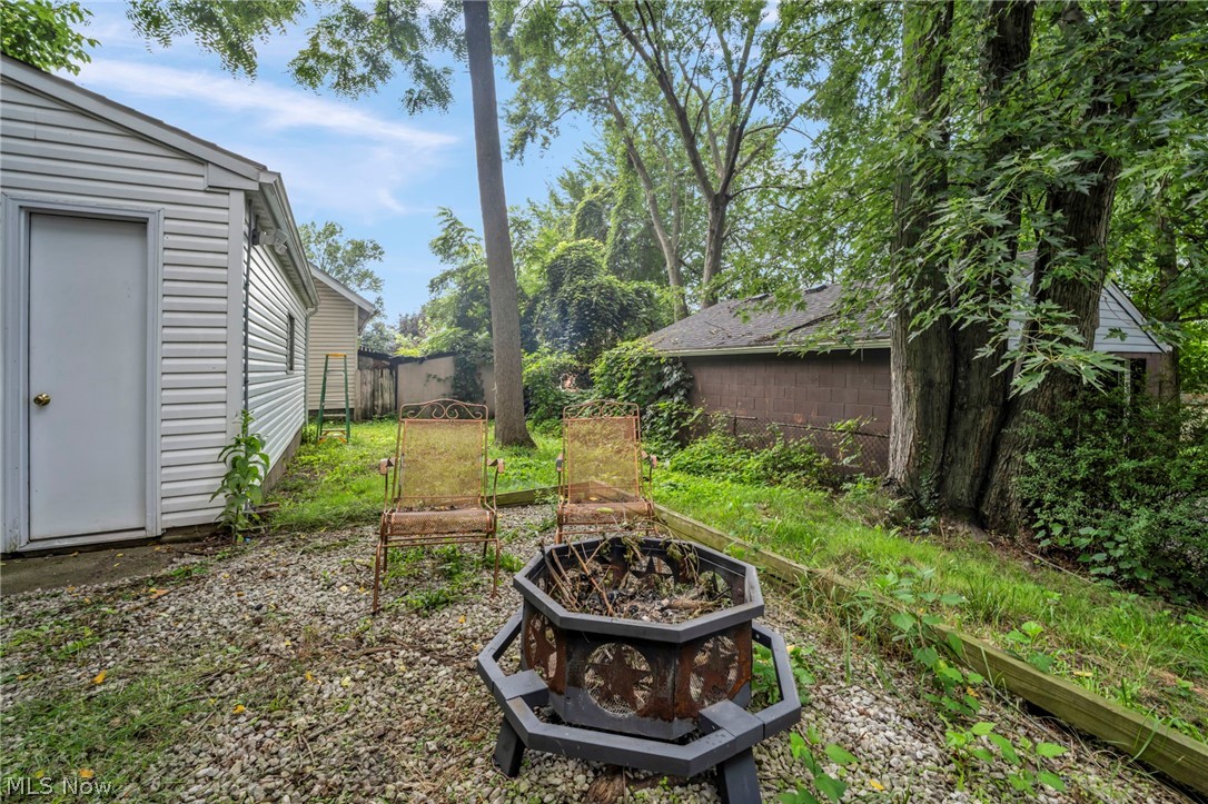 1382 Honodle Avenue Akron OH 44305