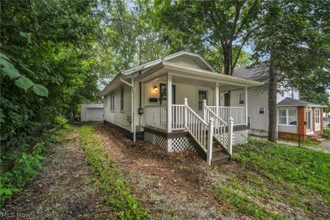 1382 Honodle Avenue Akron OH 44305