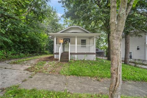 1382 Honodle Avenue Akron OH 44305
