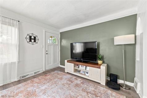 9310 Orchard Avenue Brooklyn OH 44144