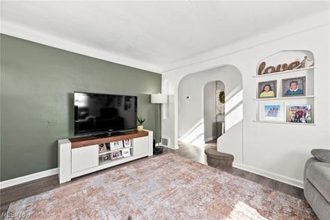9310 Orchard Avenue Brooklyn OH 44144