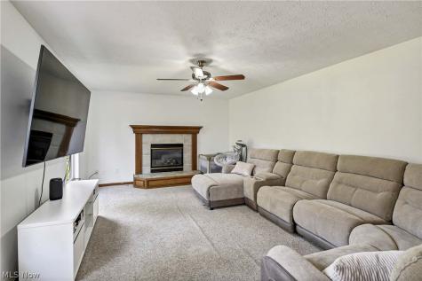 2144 Reserve Circle N Lorain OH 44053