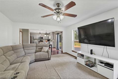 2144 Reserve Circle N Lorain OH 44053