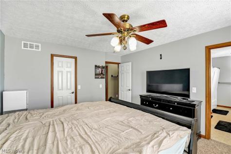 2144 Reserve Circle N Lorain OH 44053