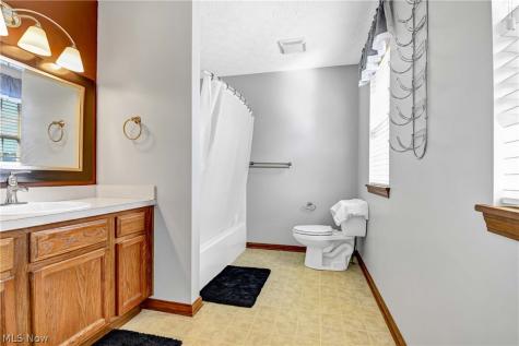 2144 Reserve Circle N Lorain OH 44053
