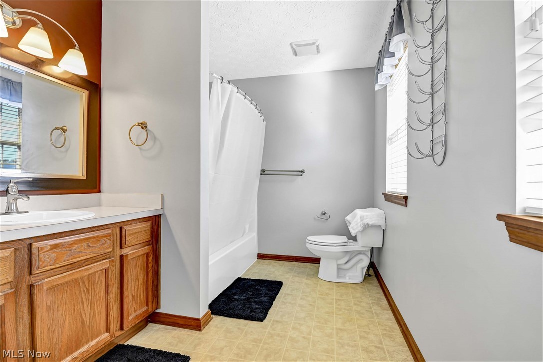 2144 Reserve Circle N Lorain OH 44053