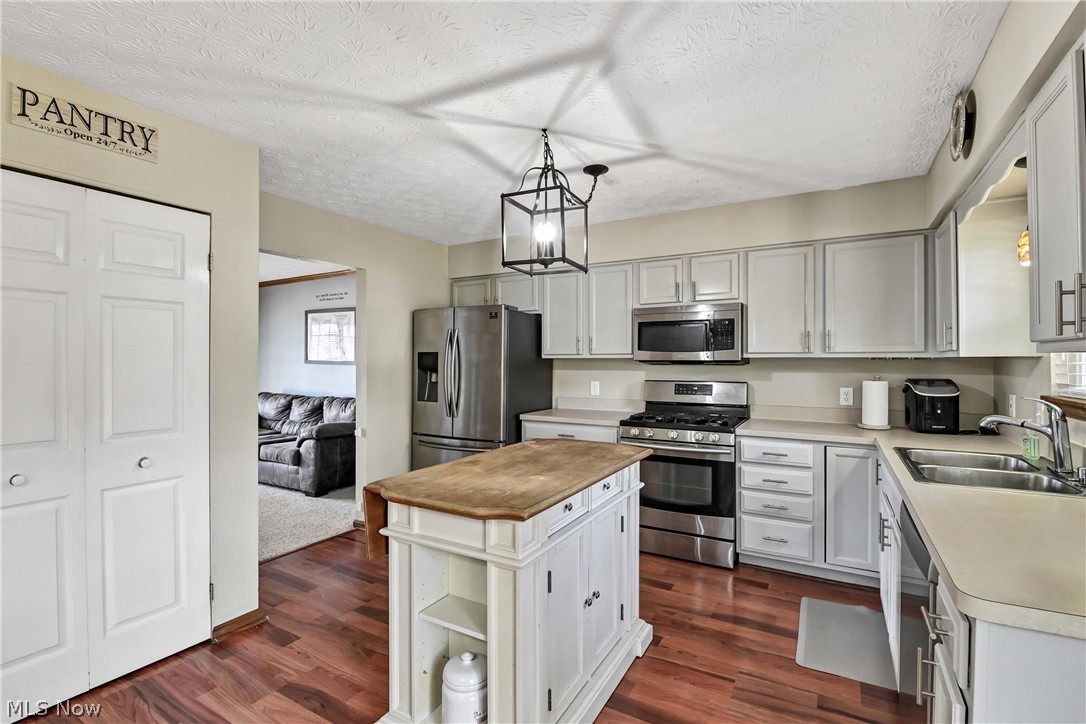 2144 Reserve Circle N Lorain OH 44053