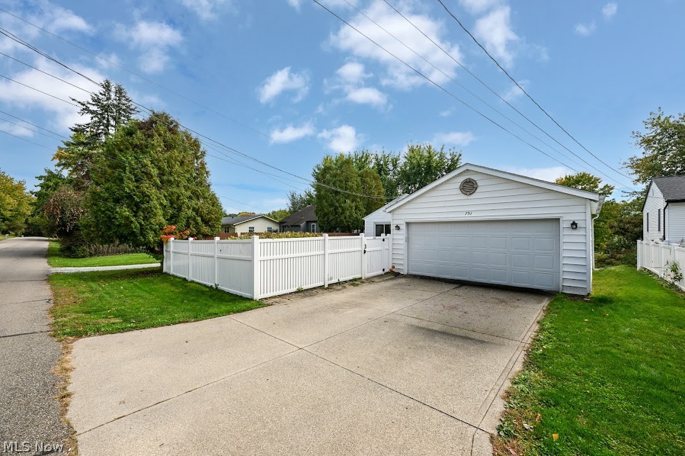 751 Rextur Drive New Franklin OH 44319