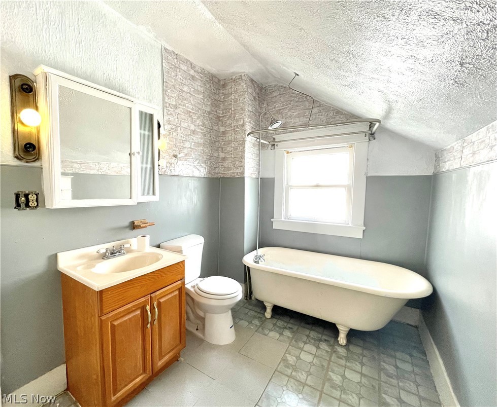 83 Smithsonian Street Girard OH 44420
