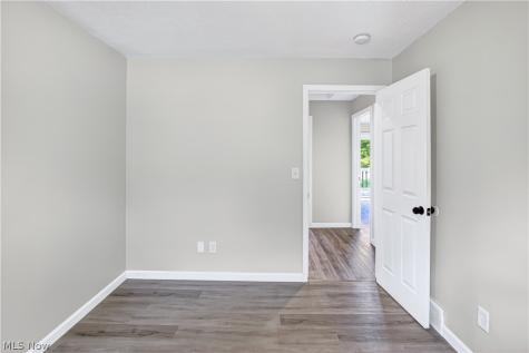3811 N Sunnyfield Drive Copley OH 44321