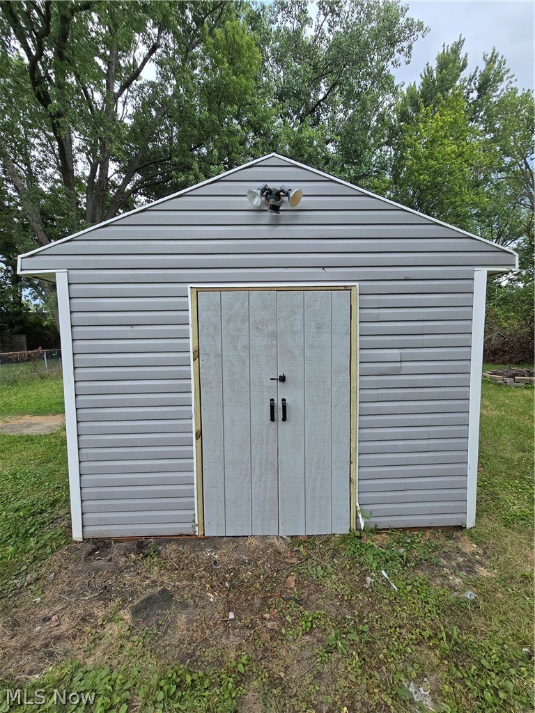 747 W River Road N Elyria OH 44035