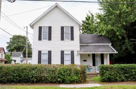 316 Young Avenue NE Canton OH 44704