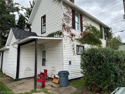 316 Young Avenue NE Canton OH 44704