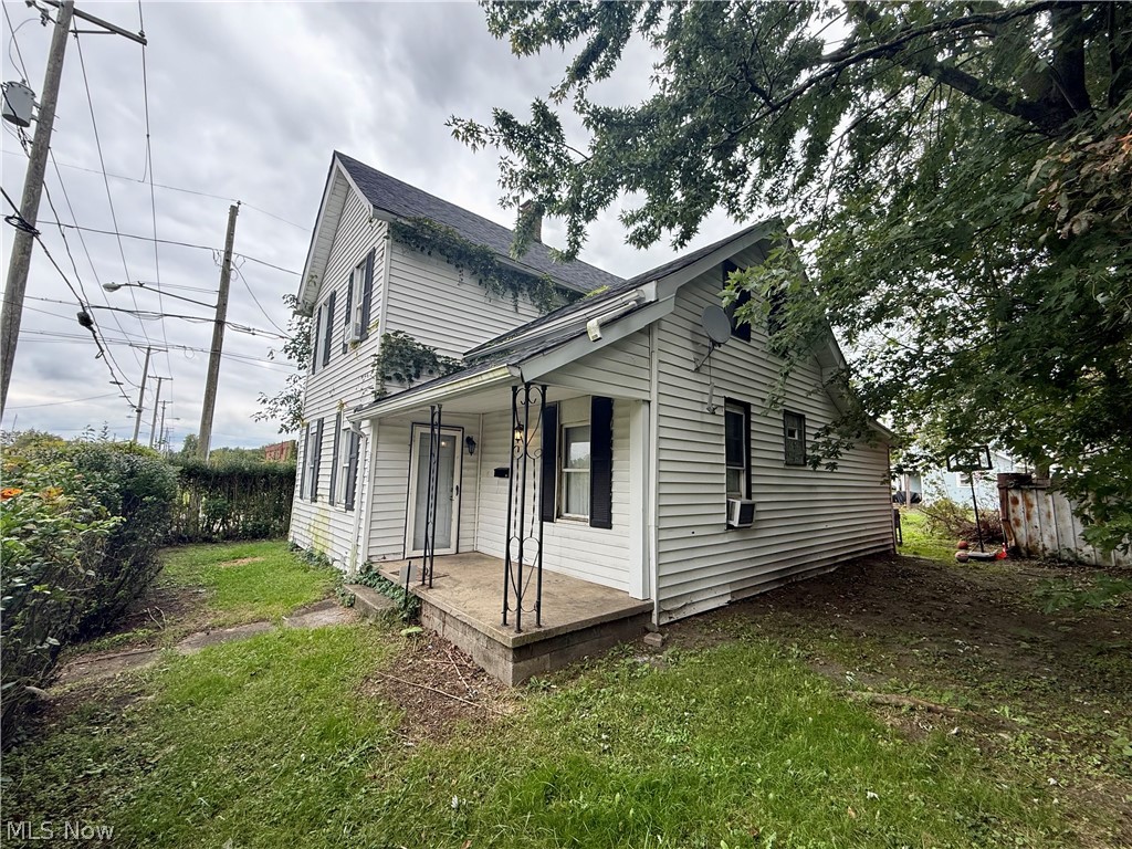 316 Young Avenue NE Canton OH 44704