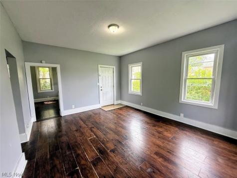 316 Young Avenue NE Canton OH 44704