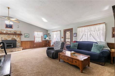 15526 Crowl Street SE Minerva OH 44657