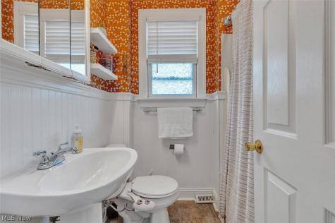 4213 W 219th Street Fairview Park OH 44126