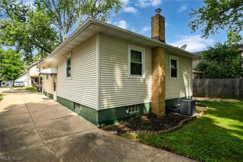 51 Devonshire Drive Akron OH 44312