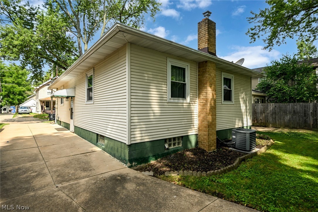 51 Devonshire Drive Akron OH 44312