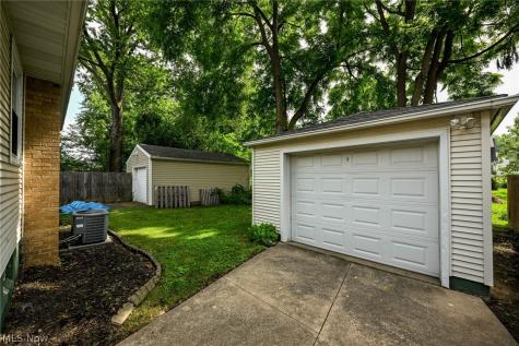 51 Devonshire Drive Akron OH 44312