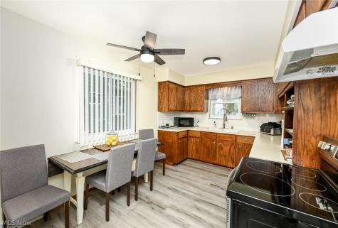 51 Devonshire Drive Akron OH 44312