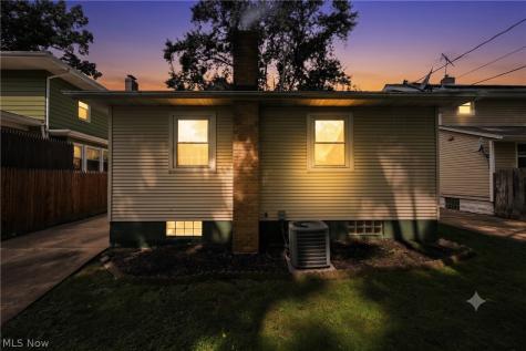 51 Devonshire Drive Akron OH 44312