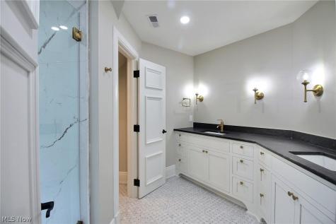 2970 Fairmount Boulevard Cleveland Heights OH 44118