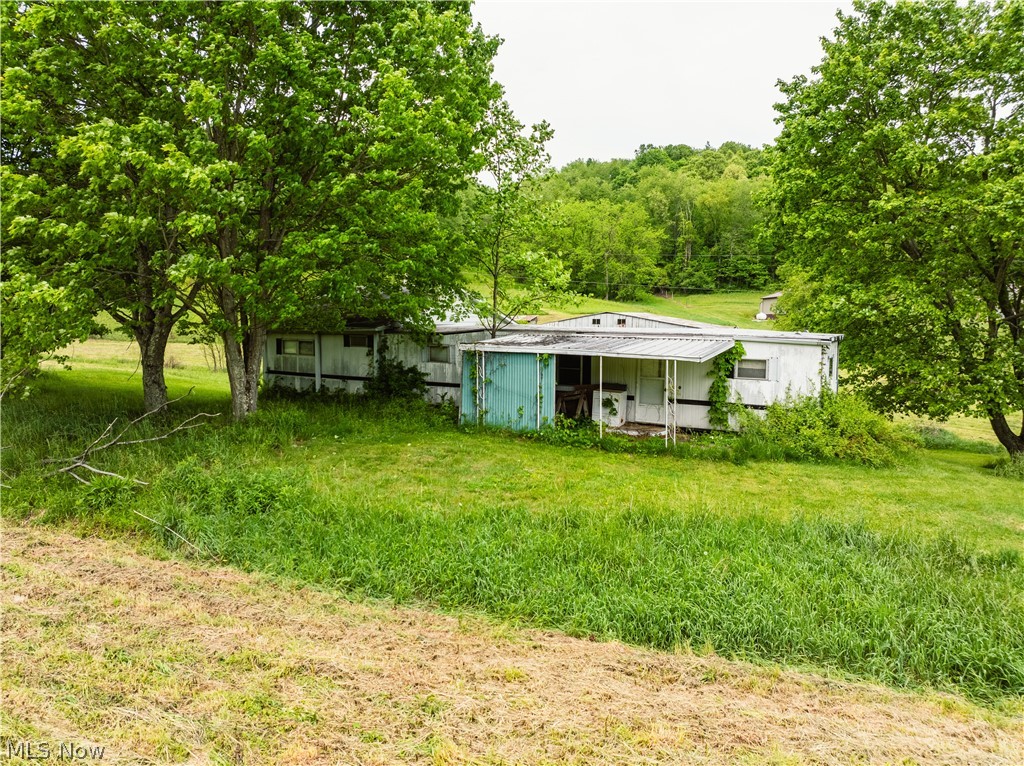 6587 Barkley Rd Road Uhrichsville OH 44683