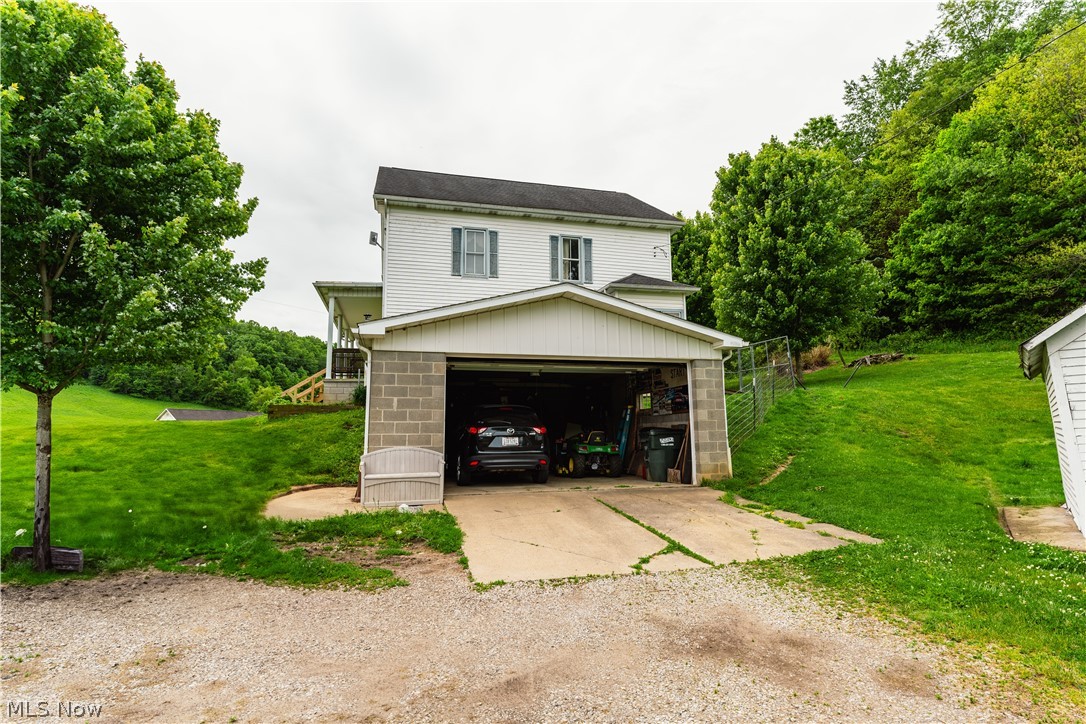 6587 Barkley Rd Road Uhrichsville OH 44683