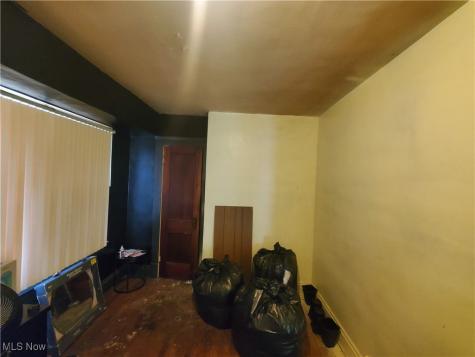 657 E 131st Street Cleveland OH 44108