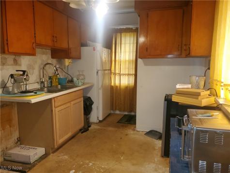 657 E 131st Street Cleveland OH 44108