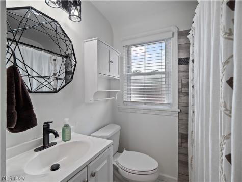4318 W 222nd Street Fairview Park OH 44126