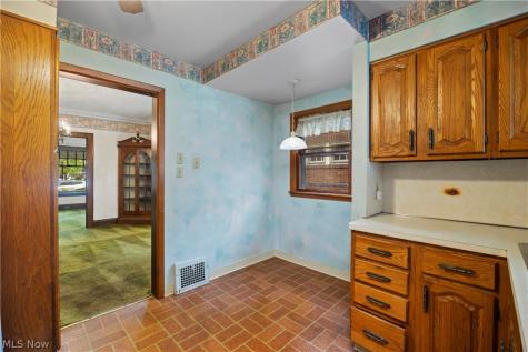 1282 Chase Avenue Lakewood OH 44107