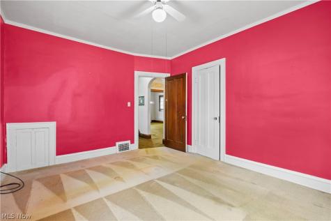 1282 Chase Avenue Lakewood OH 44107